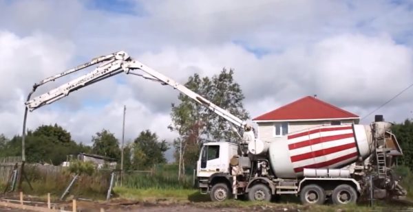 Доставка бетона в Воткинск бетононасосом