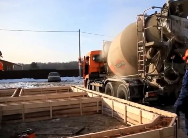 Доставка бетона в Якшур-Бадью бетоновозом