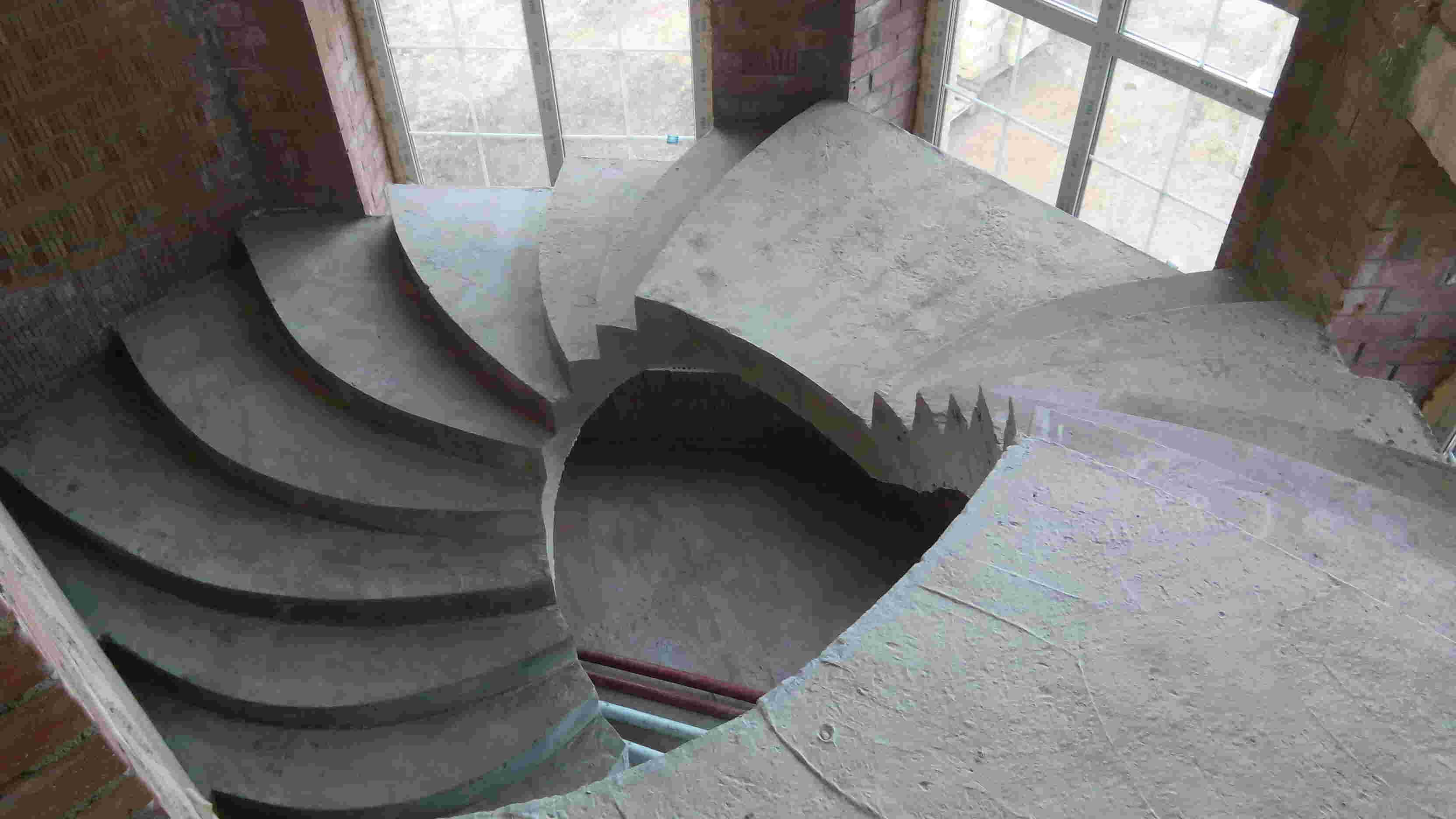 Фото лестницы из литого бетона